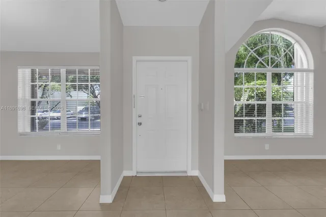 $4,950 | 10635 Northwest 54th Street, Doral, FL 33178