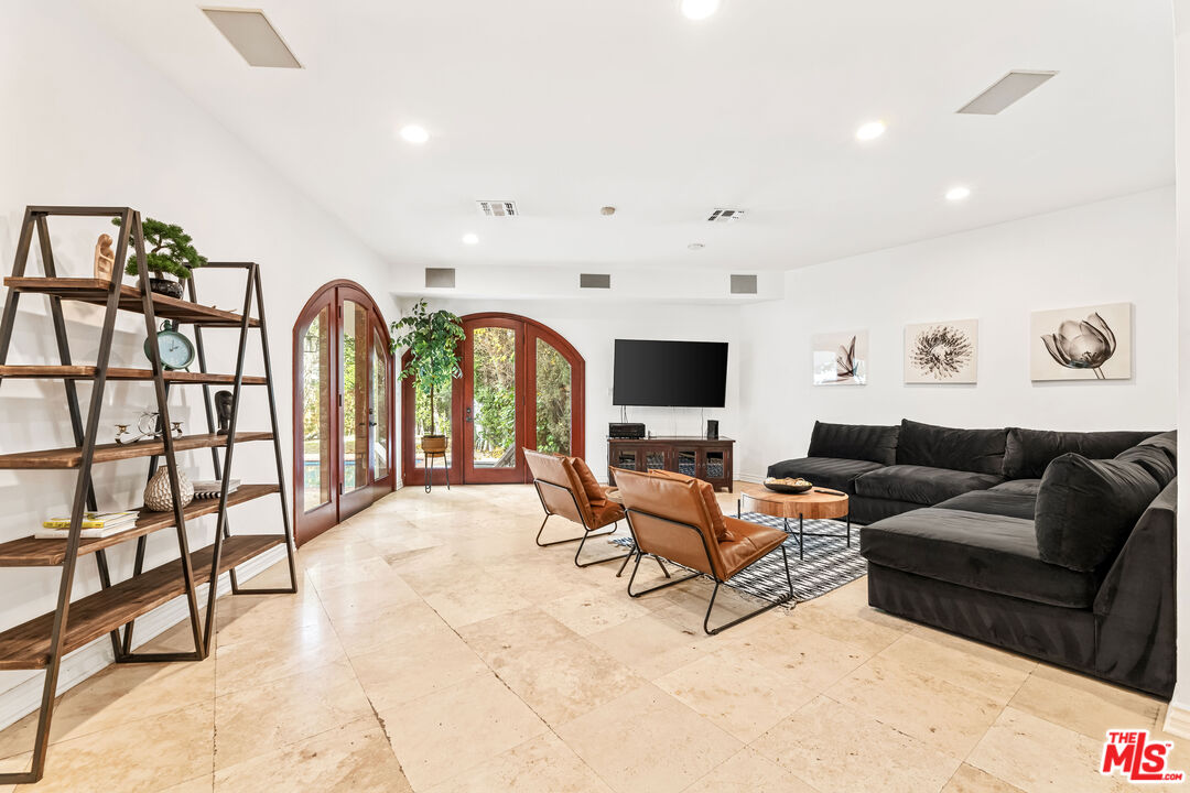 12109 Maxwellton Road Studio City, CA 91604 - Photo 57 of 75