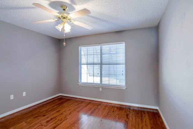 1511 Mulberry Lane Foley, AL 36535 - Photo 18 of 34 Guest Bedroom