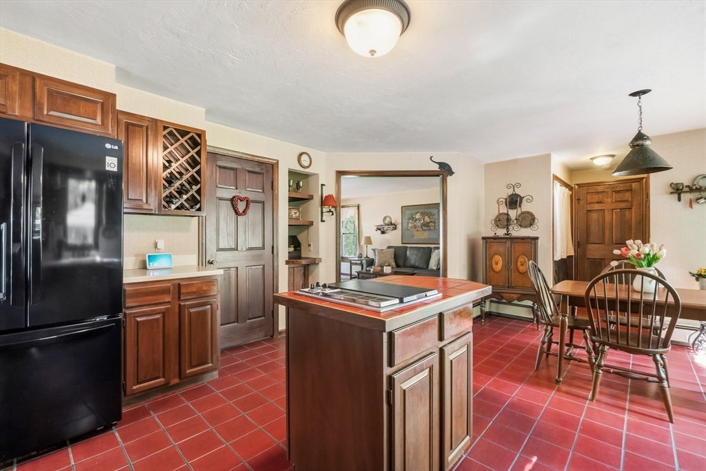 130 Mixter Road Holden, MA 01520 - Photo 6 of 30 Gallery Image 6