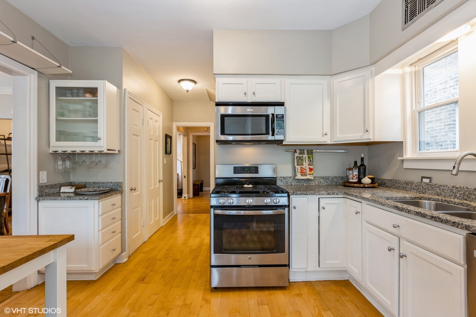 4039 North Harding Avenue Chicago, IL 60618 - Photo 12 of 30