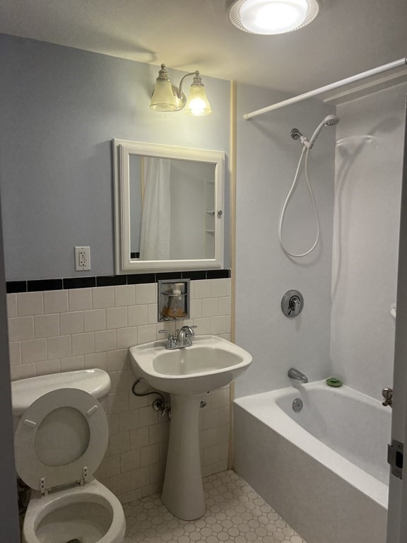 80 Salisbury Street, Unit 302 Worcester, MA 01609 - Photo 8 of 12