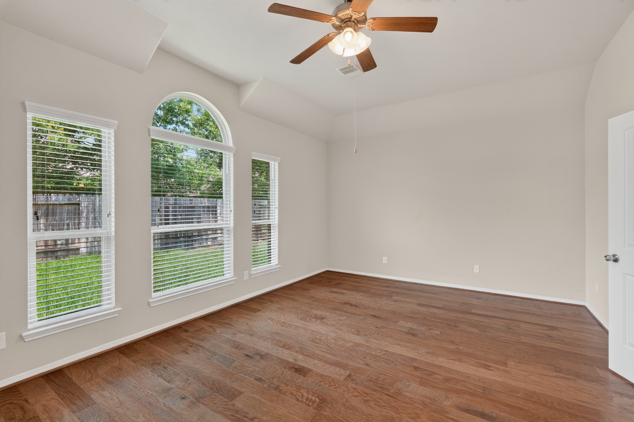 5414 Claymore Meadow Lane Spring, TX 77389 - Photo 22 of 35 Master Bedroom.