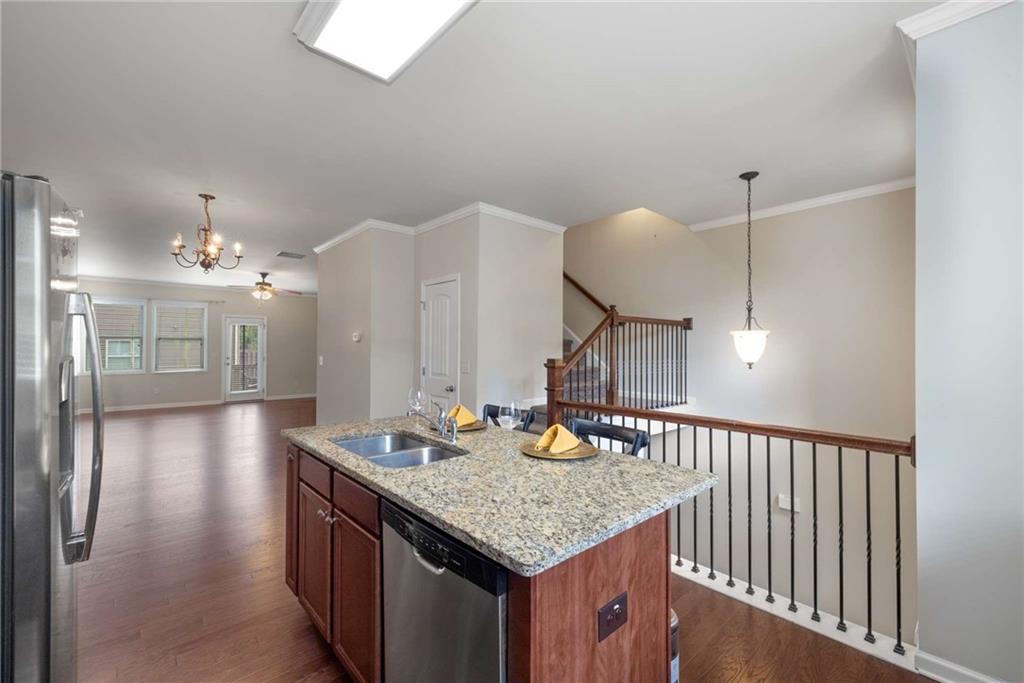 3084 Turman Circle Decatur, GA 30033 - Photo 9 of 36