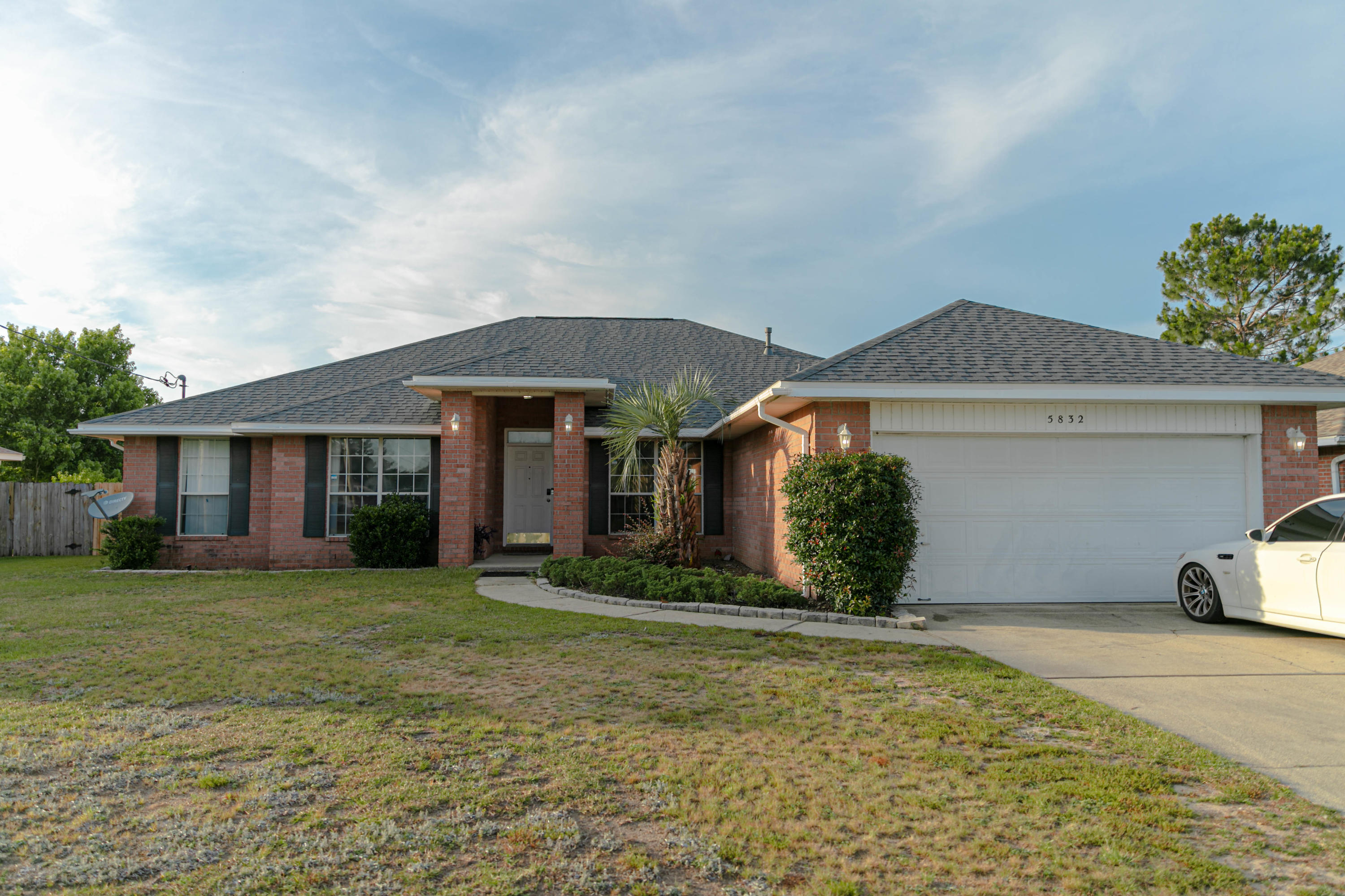 5832 Admirals Road Milton, FL 32583 - Photo 2 of 33 pig-8931