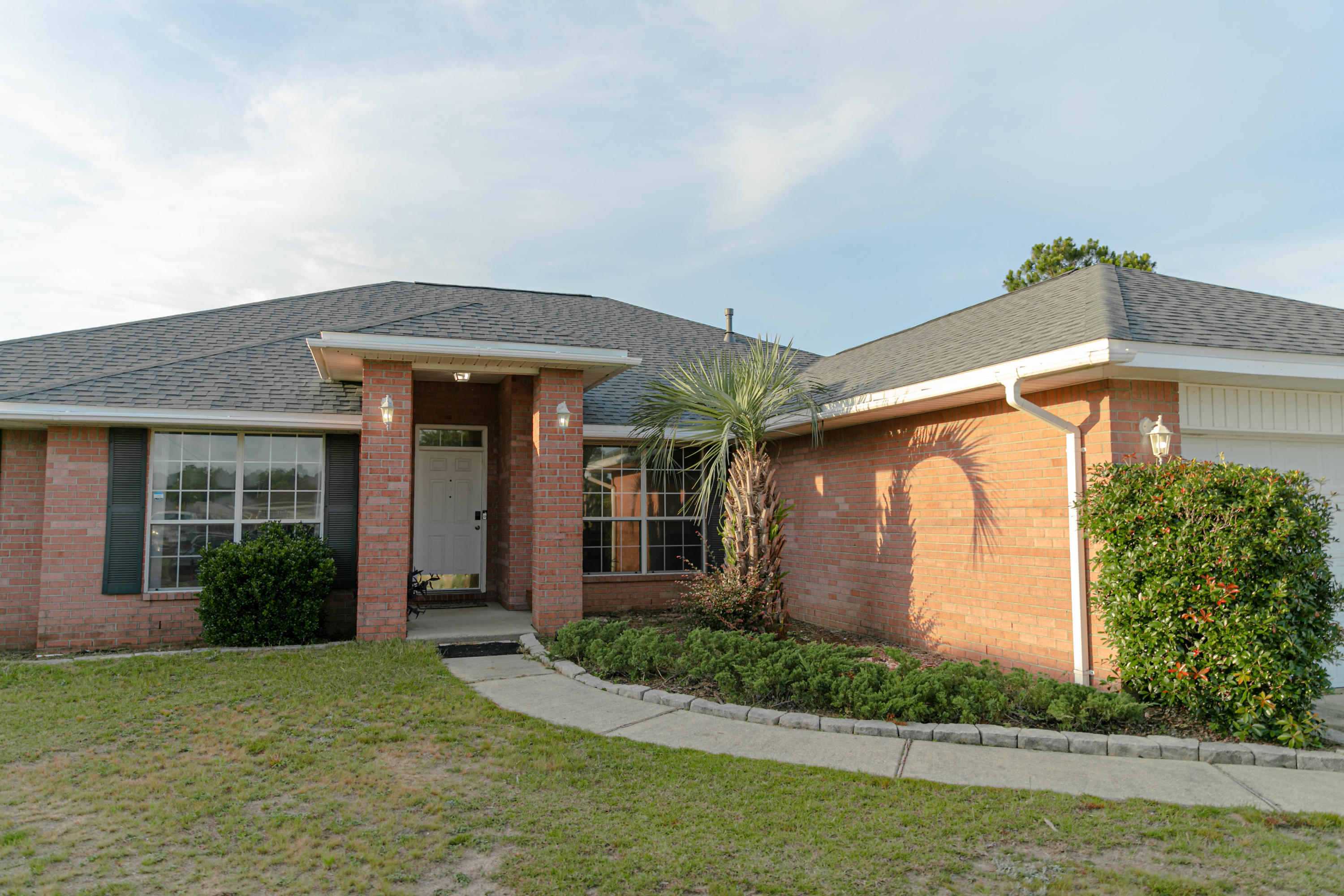 5832 Admirals Road Milton, FL 32583 - Photo 3 of 33 pig-8934