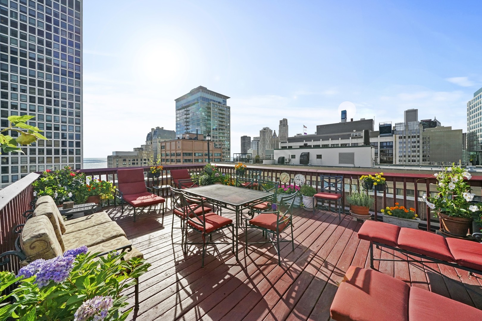 222 East Chestnut Street, Unit 8A Chicago, IL 60611 - Photo 28 of 41 a view of a terrace with sitting area