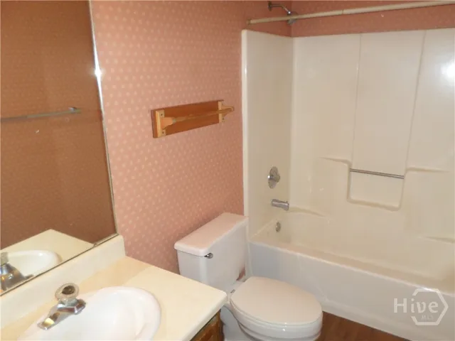 $1,600 | 29 Colony Park Drive, Savannah, GA 31406