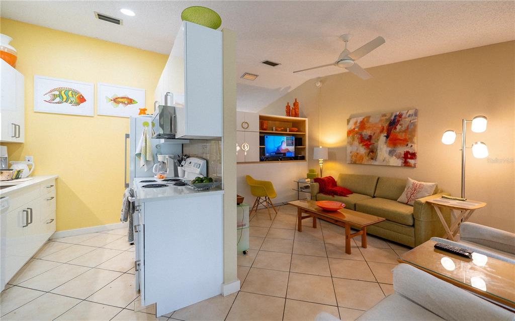 335 Bobby Jones Road, Unit 335 Sarasota, FL 34232 - Photo 9 of 14