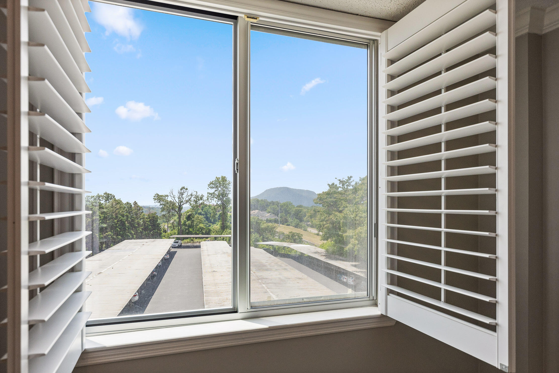 1131 Stringers Ridge Road, Unit 4G Chattanooga, TN 37405 - Photo 19 of 21 Pinnacle - 4G