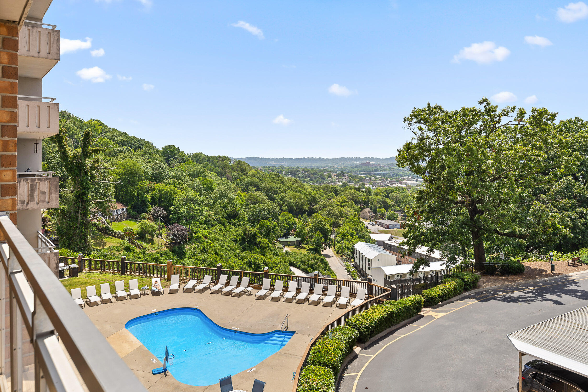 1131 Stringers Ridge Road, Unit 4G Chattanooga, TN 37405 - Photo 2 of 21 Pinnacle - 4G