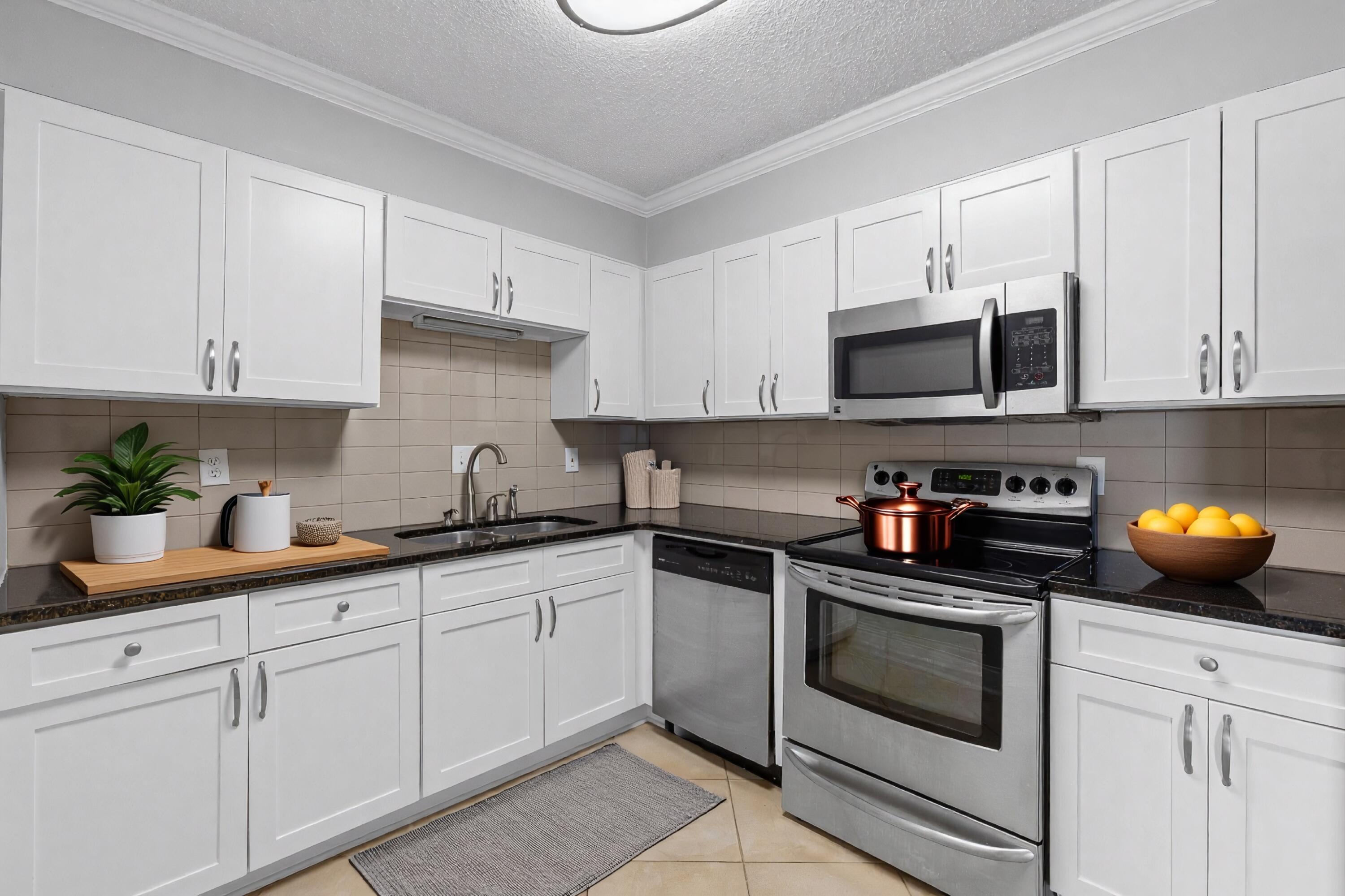 1131 Stringers Ridge Road, Unit 4G Chattanooga, TN 37405 - Photo 7 of 21 Kitchen - Virtually Staged