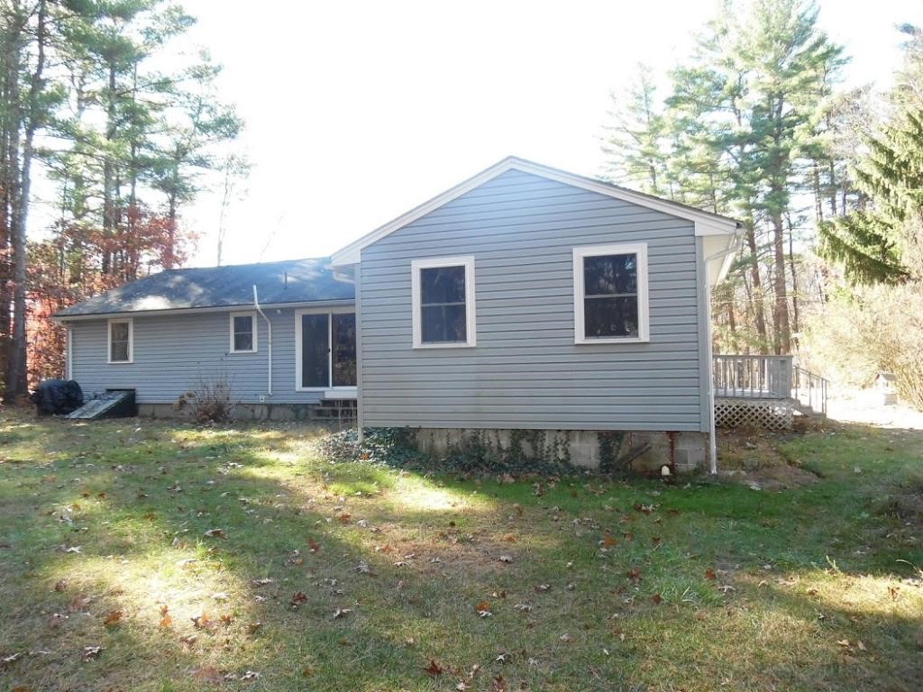 14 Hearthstone Road Pelham, NH 03076 - Photo 3 of 20