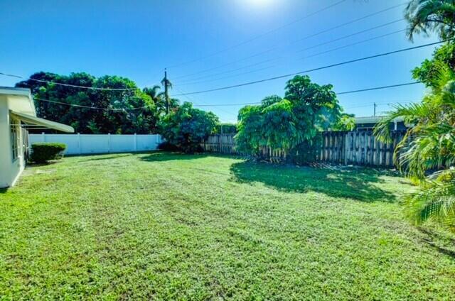 450 Northeast 33rd Street Boca Raton, FL 33431 - Photo 14 of 15 Fenced in Yard