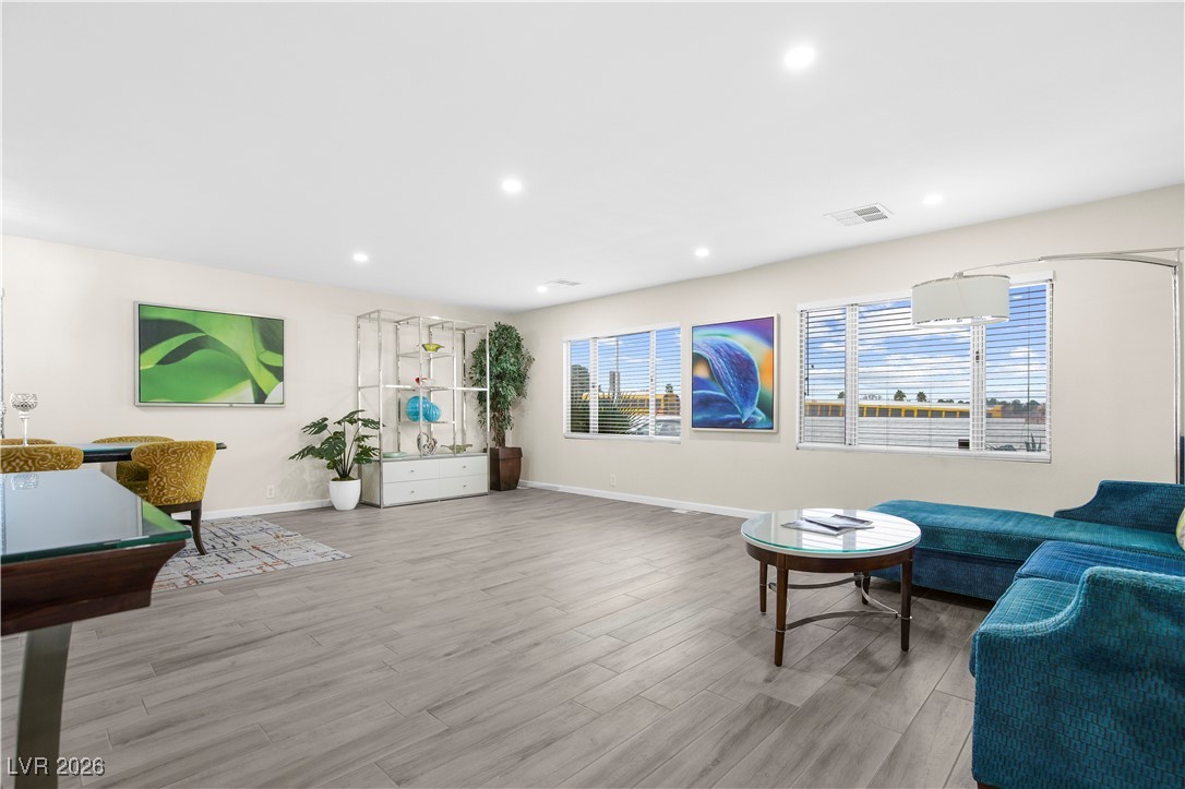 4955 Ridge Avenue Las Vegas, NV 89103 - Photo 11 of 39