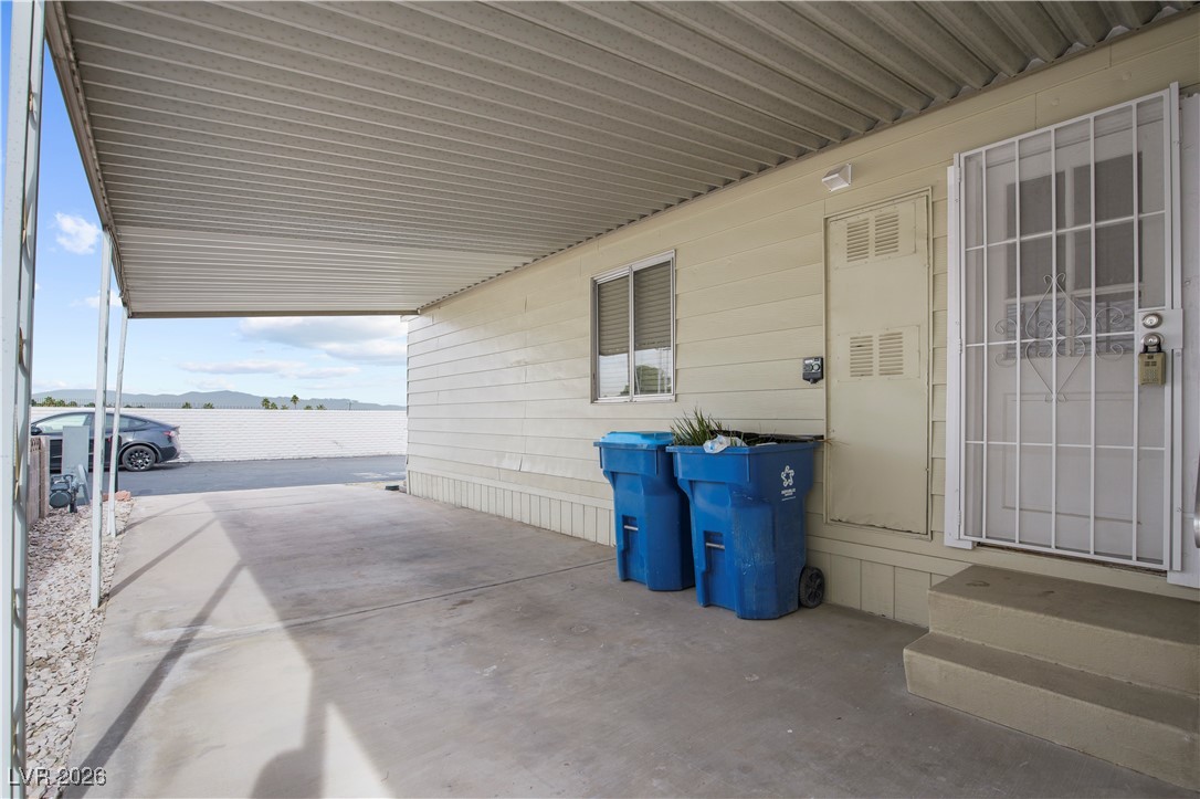 4955 Ridge Avenue Las Vegas, NV 89103 - Photo 3 of 39