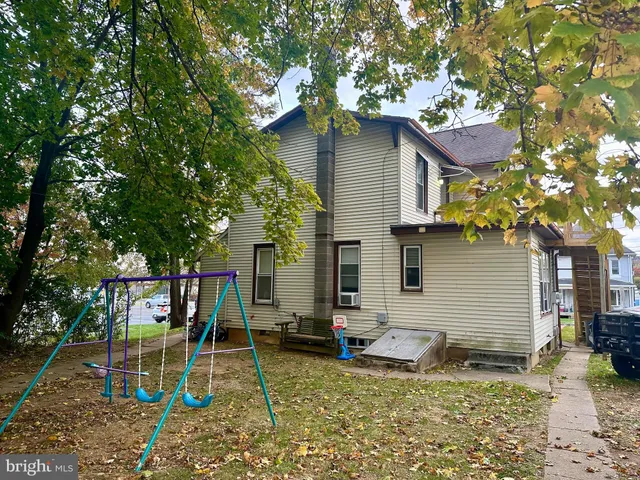 $279,900 | 3413 Penn Avenue, Sinking Spring, PA 19608