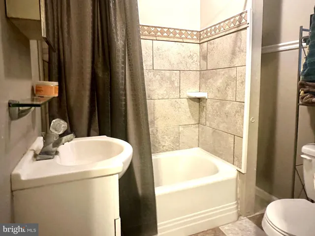 $279,900 | 3413 Penn Avenue, Sinking Spring, PA 19608