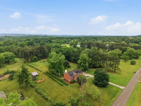 $1,395,000 | 1009 Valley Forge Drive, Arrington, TN 37014