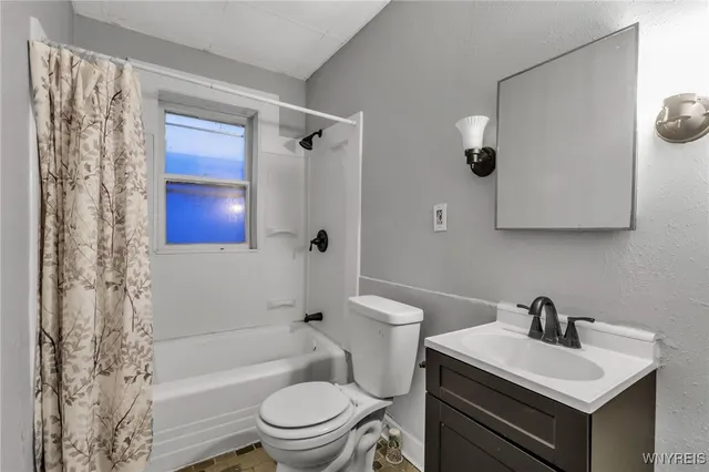 $1,200 | 946 Main Street, Unit 3, Buffalo, NY 14202