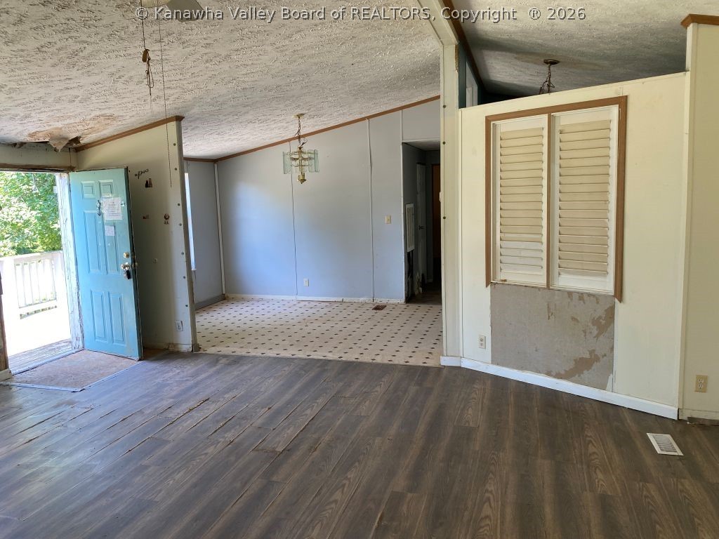 5456 Mt Union Road Fraziers Bottom, WV 25082 - Photo 6 of 19 Gallery Image 6