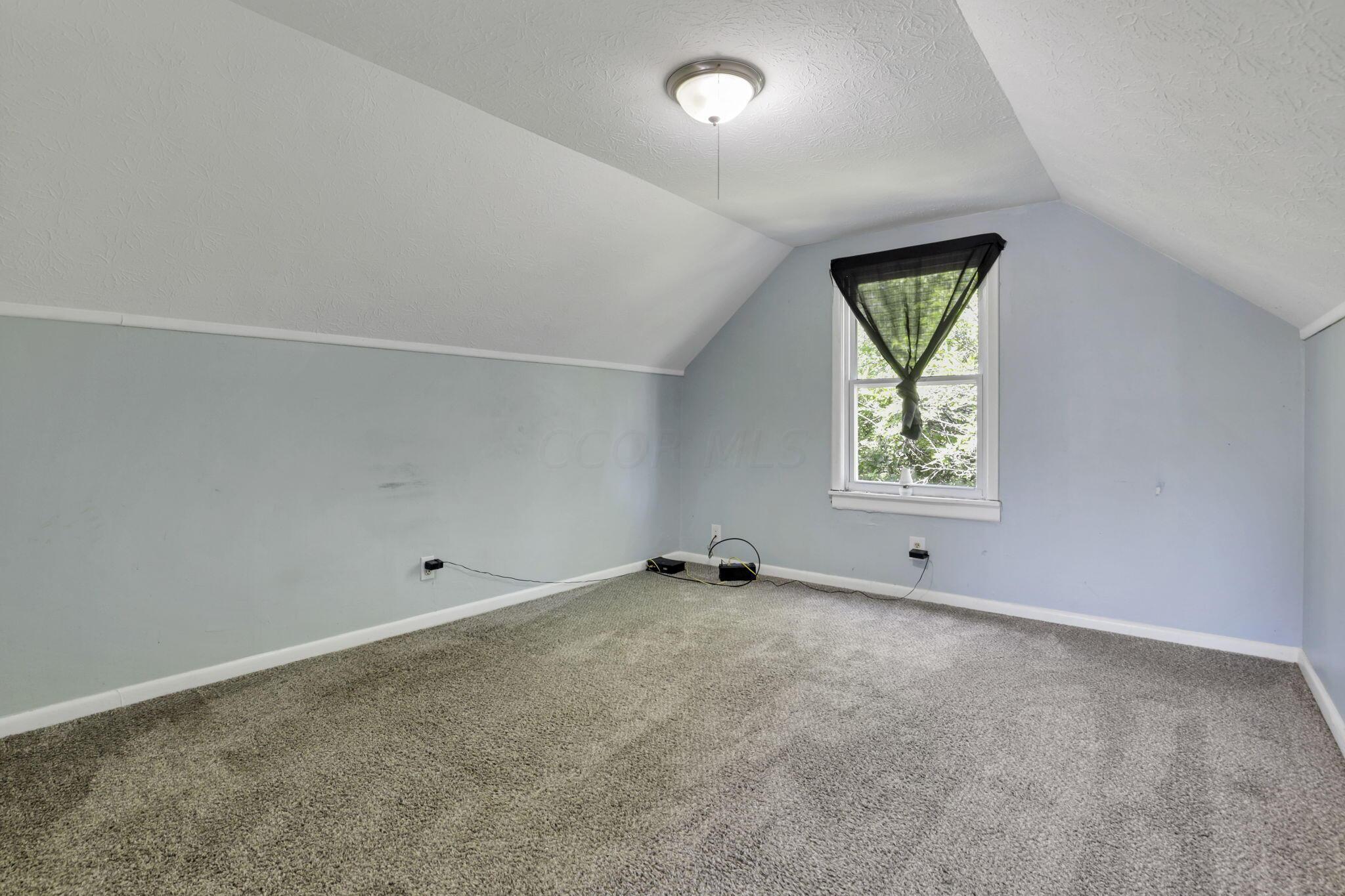 2287 Delbert Road Columbus, OH 43211 - Photo 26 of 31 Upstairs loft
