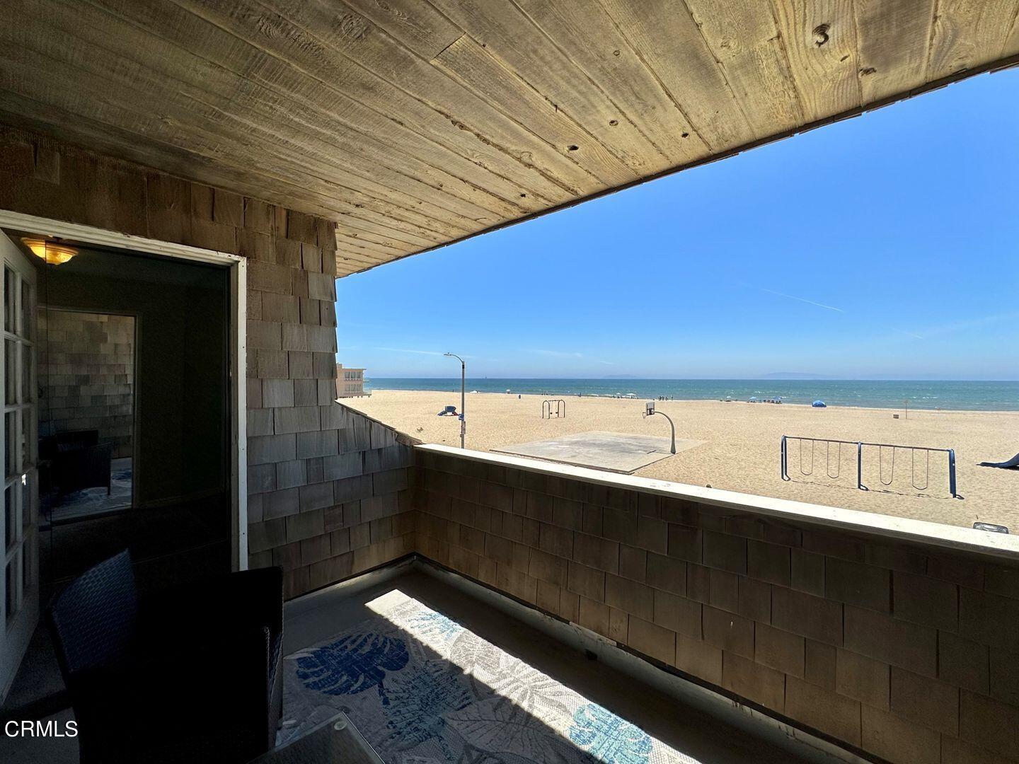 1364 Neptune Square Oxnard, CA 93035 - Photo 36 of 42 a view of an outdoor space and a window