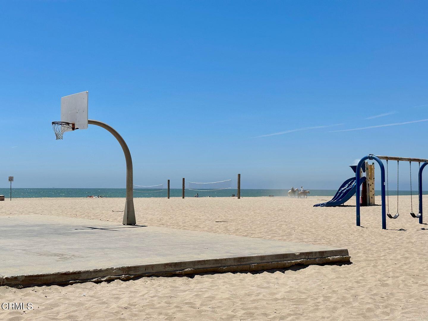 1364 Neptune Square Oxnard, CA 93035 - Photo 40 of 42 a view of a water heater room
