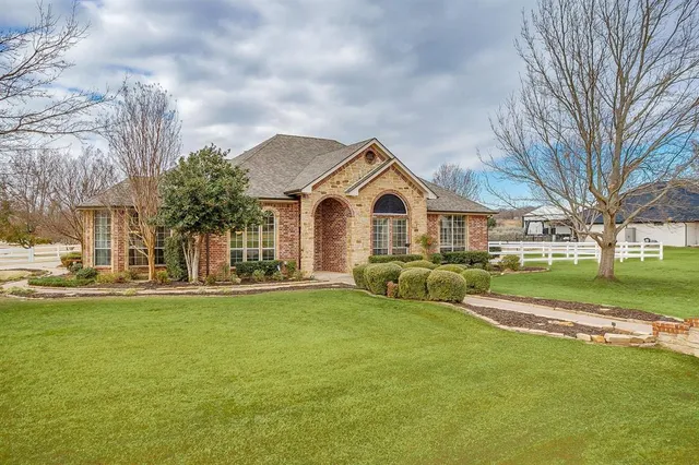 $599,500 | 3712 Vista N Drive, Burleson, TX 76028