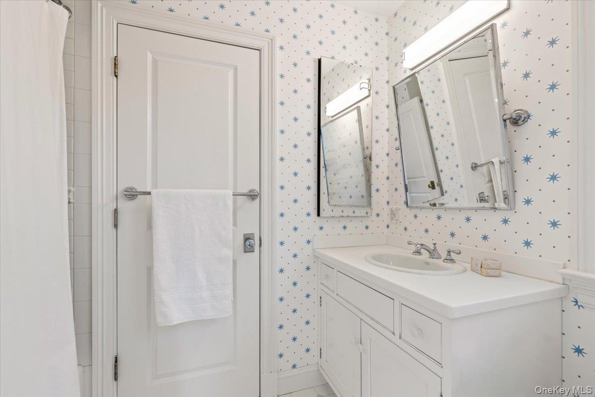 10 Hickory Drive Rye, NY 10580 - Photo 13 of 29