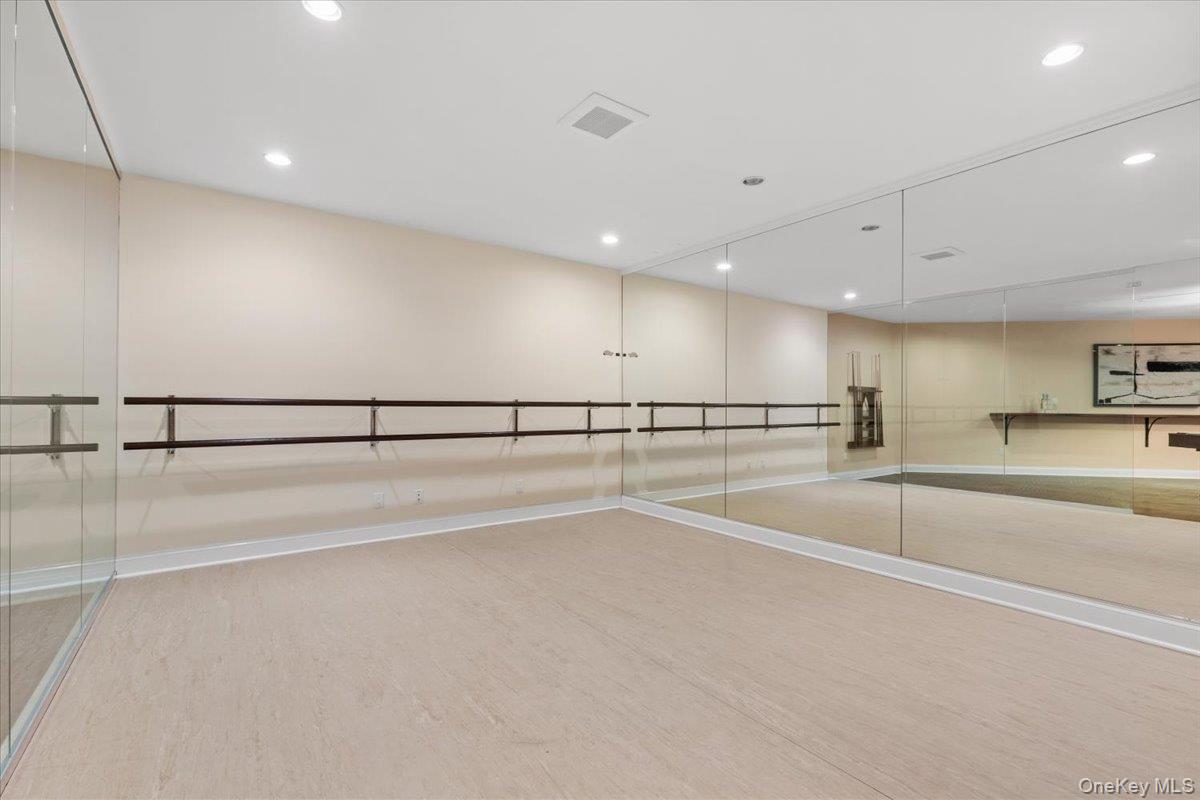 10 Hickory Drive Rye, NY 10580 - Photo 23 of 29