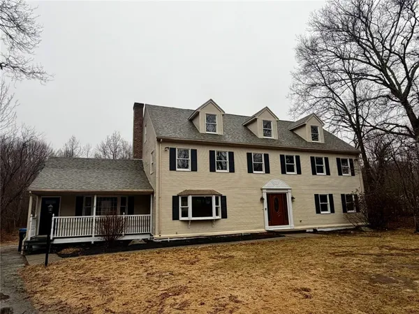 $975,000 | 635 Iron Mine Hill Road, North Smithfield, RI 02896