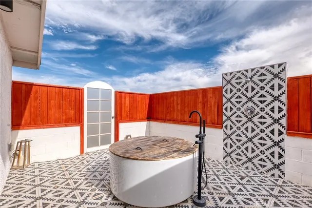 $349,999 | 55500 Massachusets, Landers, CA 92285