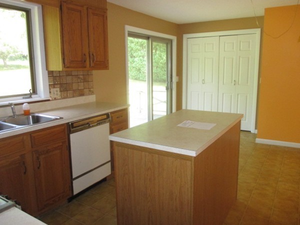 231 Sawmill Road West Springfield, MA 01089 - Photo 6 of 17
