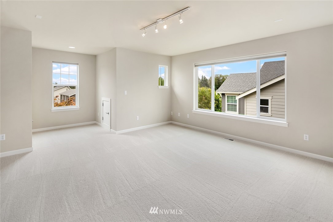 5614 Northeast 6th Place Renton, WA 98059 - Photo 14 of 25 Gallery Image 14