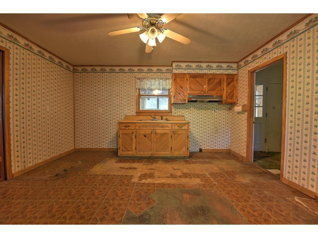 239 Chinquapin Road Erwin, TN 37650 - Photo 11 of 34 Photo 11