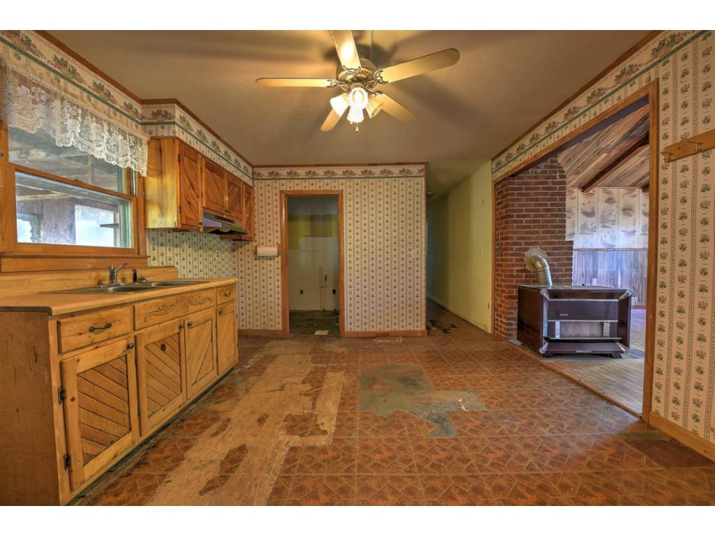 239 Chinquapin Road Erwin, TN 37650 - Photo 12 of 34 Photo 12