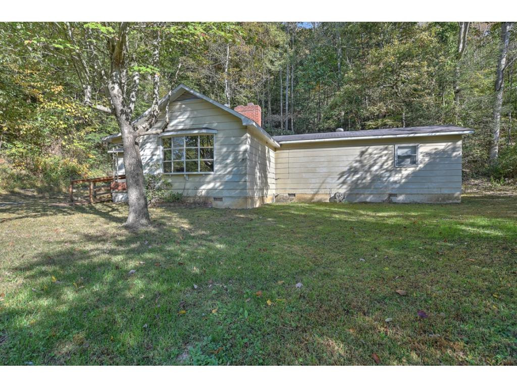 239 Chinquapin Road Erwin, TN 37650 - Photo 4 of 34 Photo 4