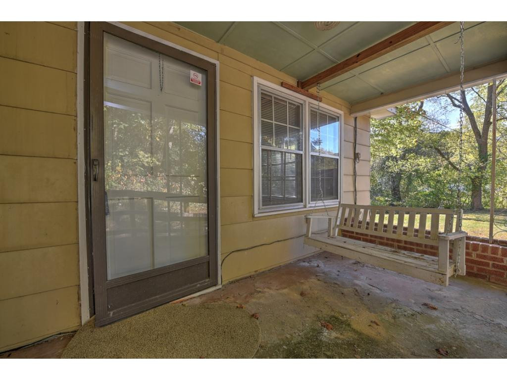 239 Chinquapin Road Erwin, TN 37650 - Photo 6 of 34 Photo 6