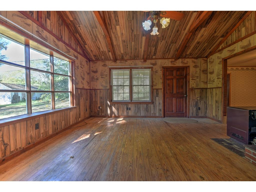 239 Chinquapin Road Erwin, TN 37650 - Photo 9 of 34 Photo 9