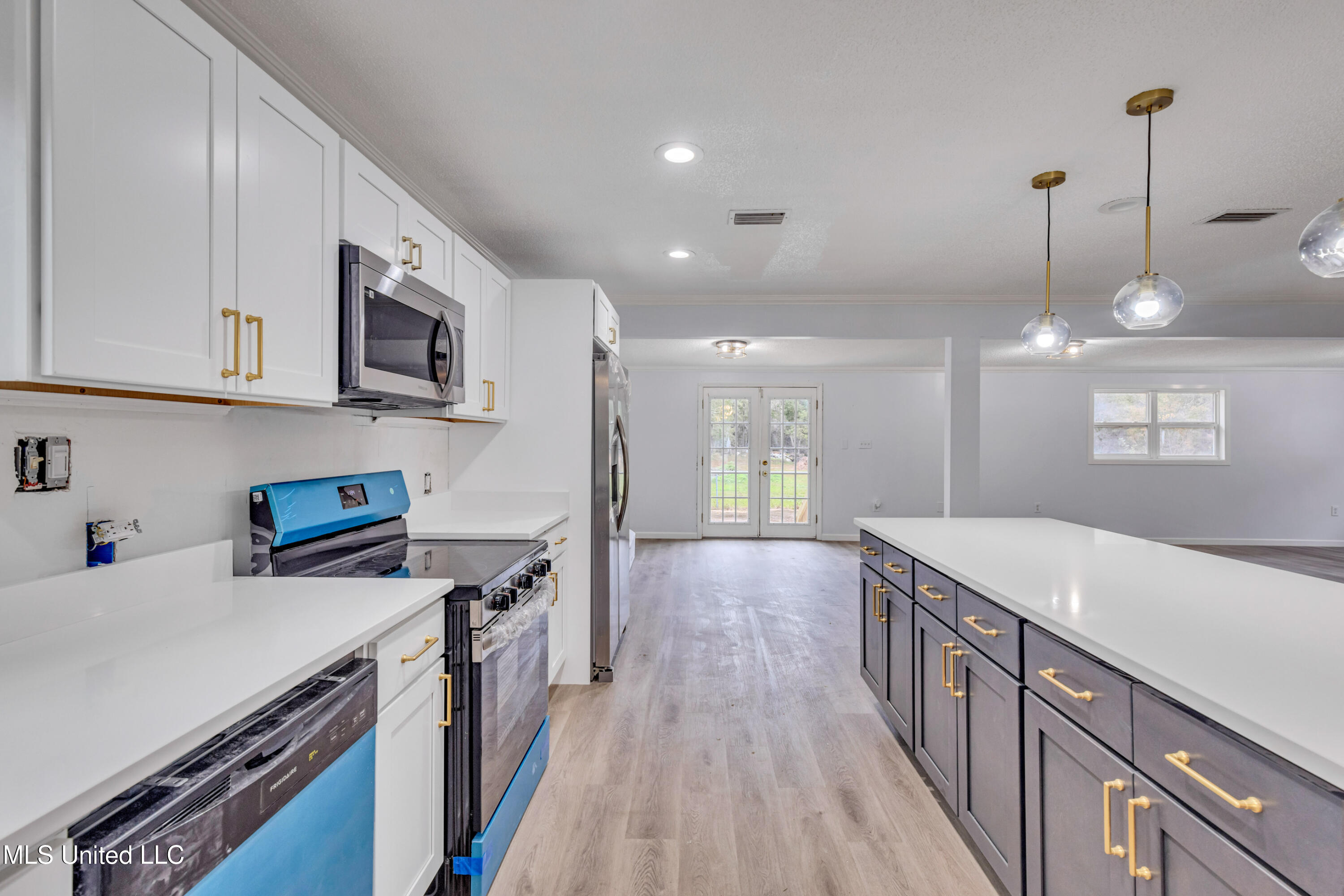 3519 Azalea Street Moss Point, MS 39563 - Photo 12 of 35 3519AzaleaSt-19