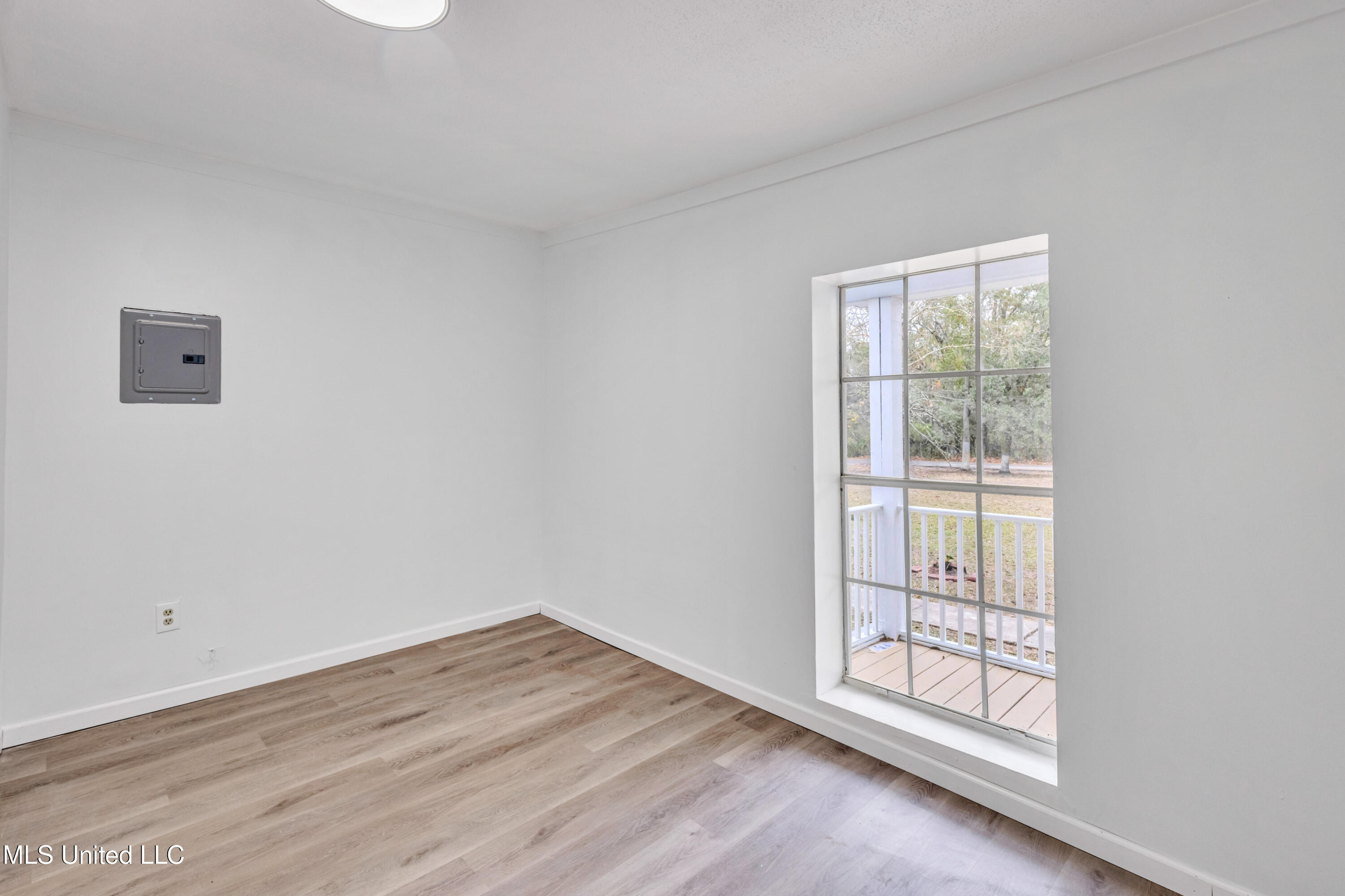 3519 Azalea Street Moss Point, MS 39563 - Photo 23 of 35 3519AzaleaSt-26
