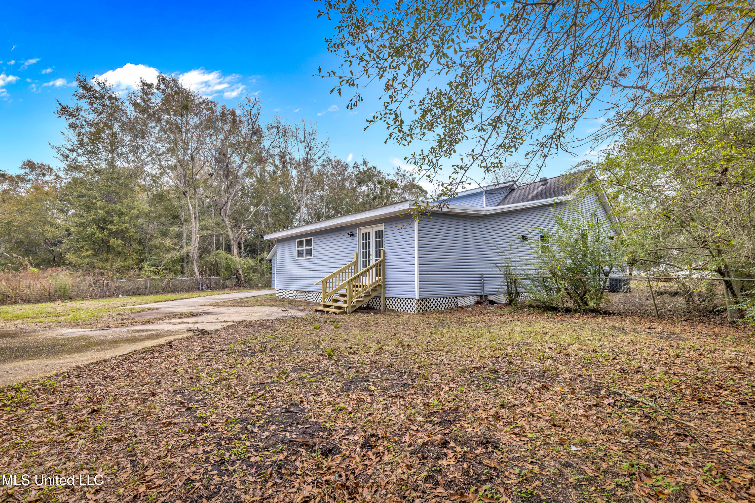 3519 Azalea Street Moss Point, MS 39563 - Photo 31 of 35 3519AzaleaSt-38
