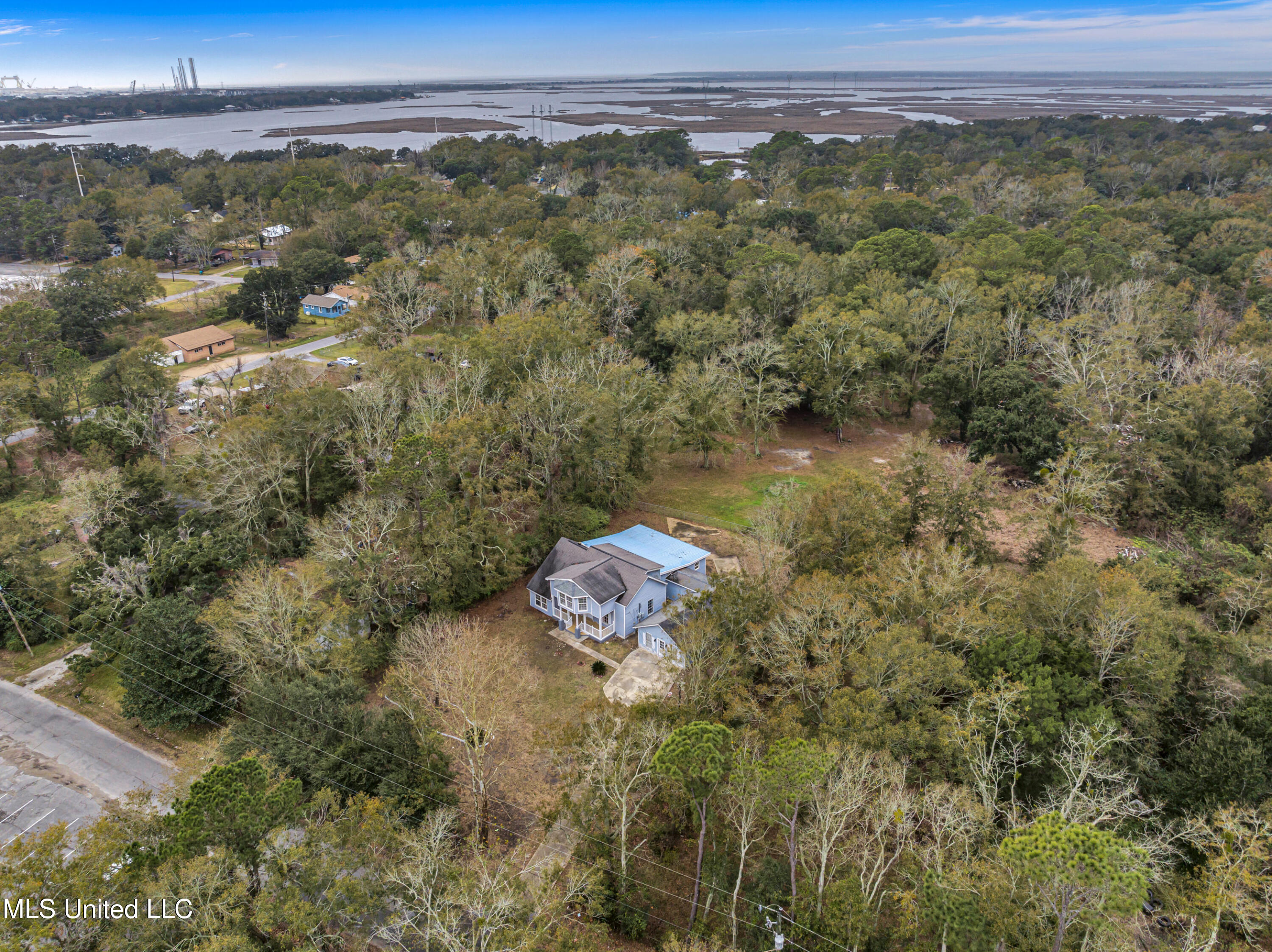 3519 Azalea Street Moss Point, MS 39563 - Photo 33 of 35 3519AzaleaSt-40