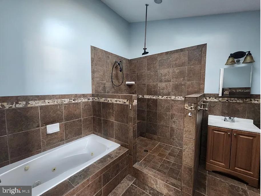 42 Tilbury Road Salem, NJ 08079 - Photo 7 of 10 Luxurious spa-like bathroom retreat.