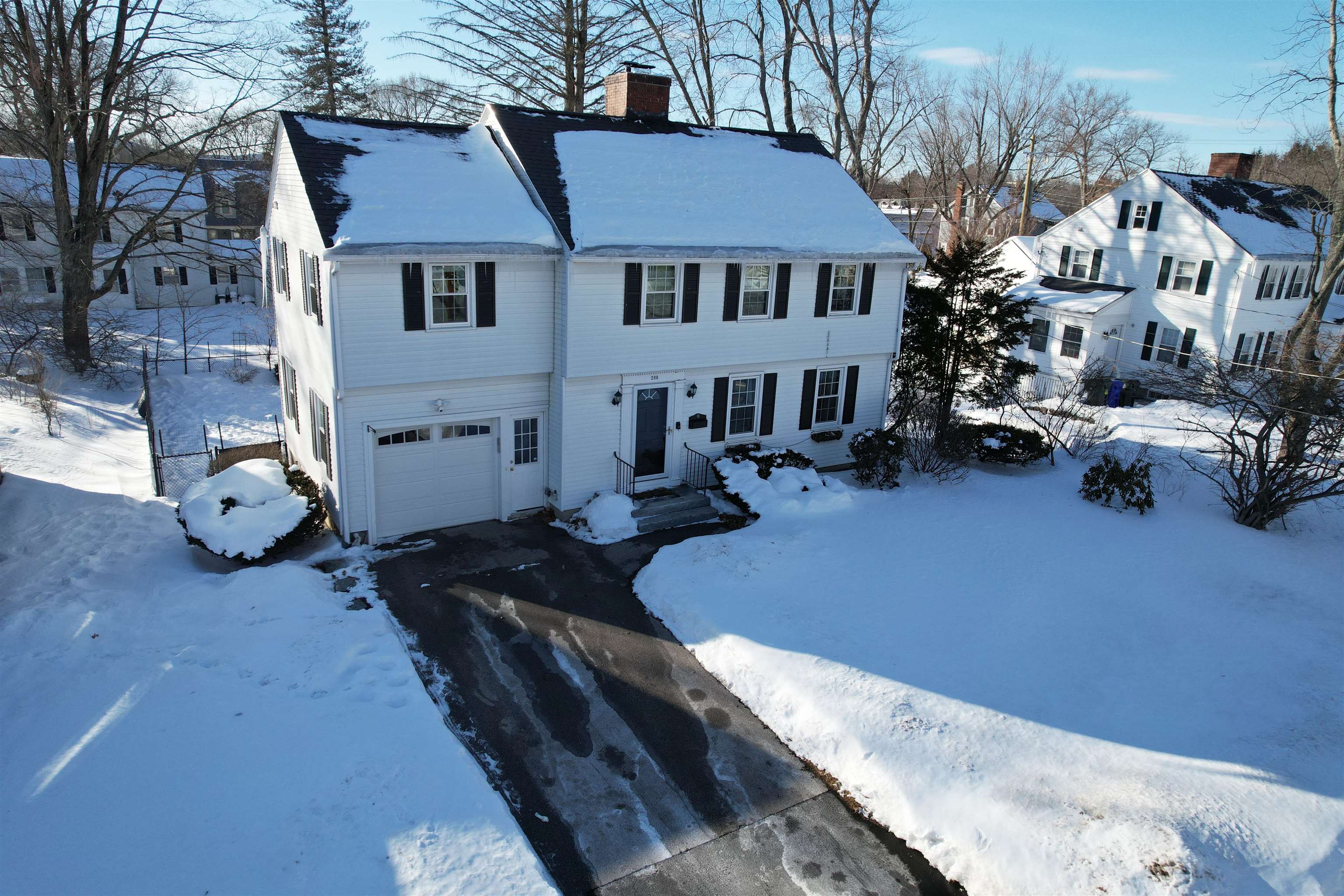 288 Oak Street Manchester, NH 03104 - Photo 1 of 49