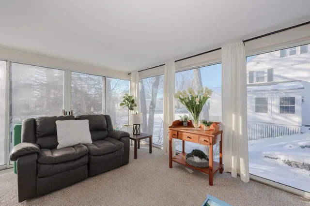 $525,000 | 288 Oak Street, Manchester, NH 03104