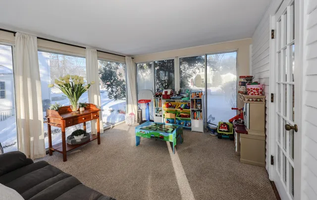 $525,000 | 288 Oak Street, Manchester, NH 03104