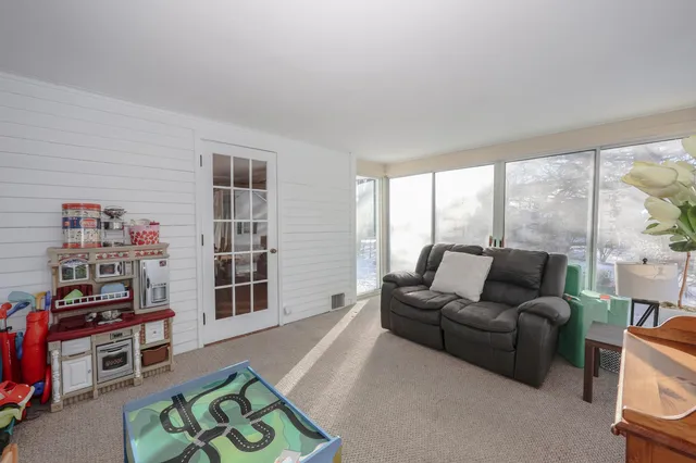 $525,000 | 288 Oak Street, Manchester, NH 03104