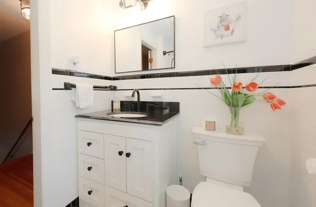 $525,000 | 288 Oak Street, Manchester, NH 03104